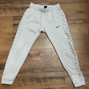 Nike sweatpants in white